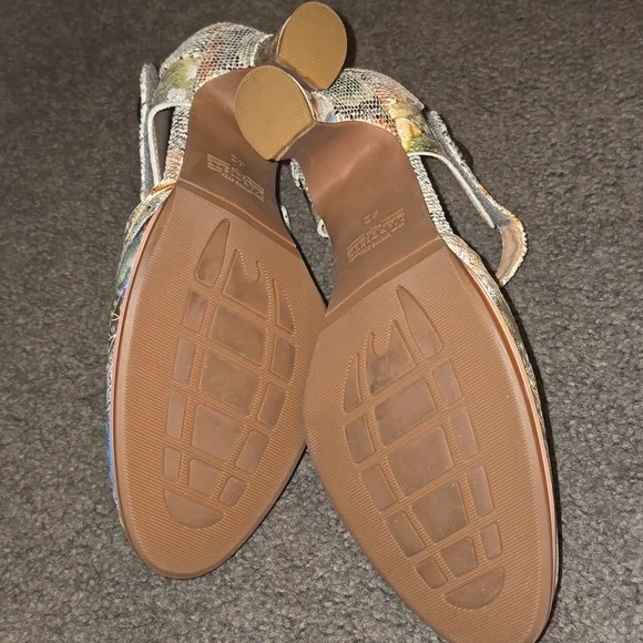 L'Artiste Valles Luxe Pump, Multi-Beige - Picture 6 of 9